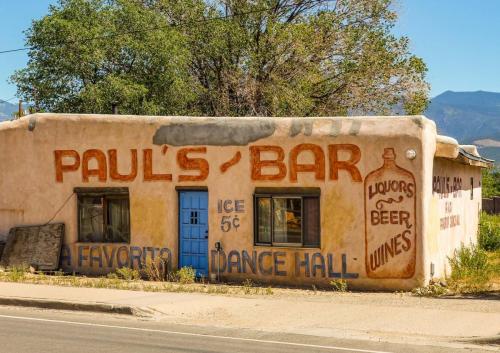 Pauls Bar