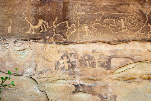 Petroglyph trail-213web