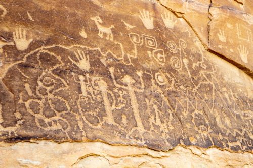 Petroglyph trail-214web